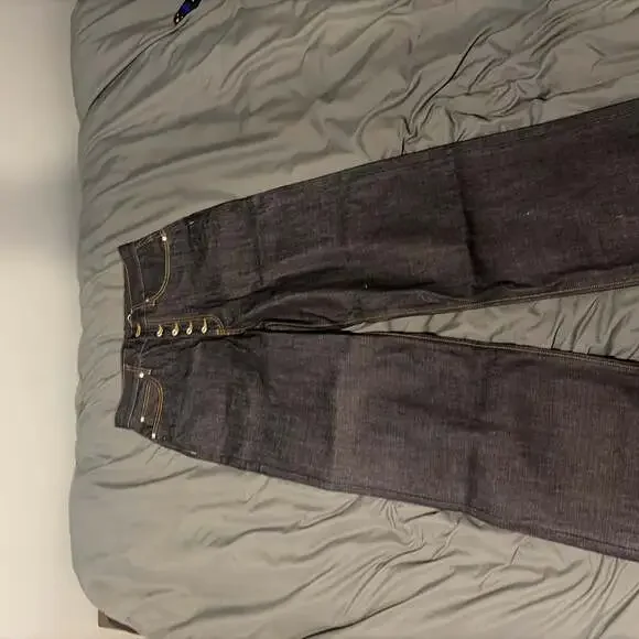 Raw denim - Picture 1 of 3